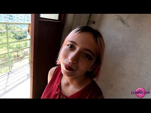 ❤️ Študentka zmyselne fajčí cudzinca vo vnútrozemí - strieka mu na tvár Porno vk na nás ❌️❤